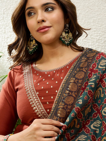 Gayatri Rust Kurta Set - Sunainee