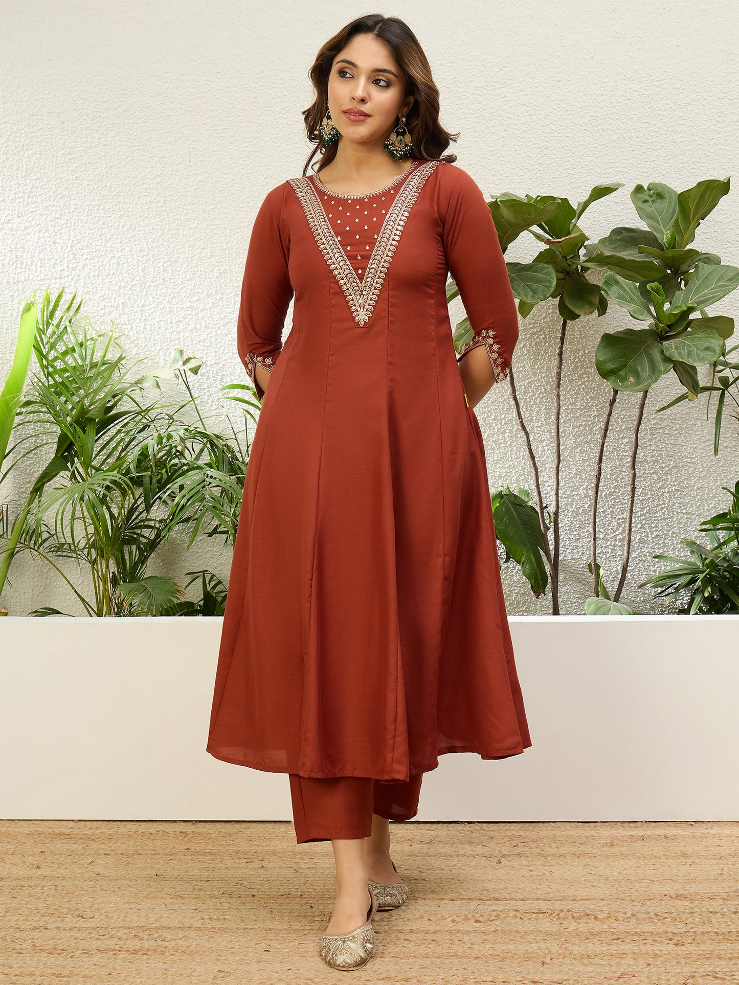 Gayatri Rust Kurta Set - Sunainee
