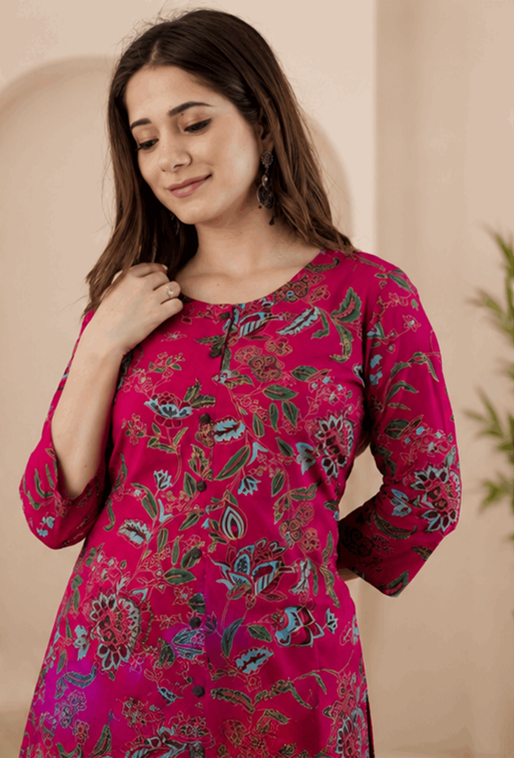 Sunainee Rani Pink Floral Printed Rayon Kurta & Palazzo Set